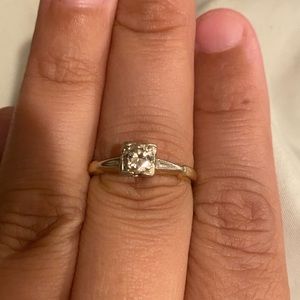 Beautiful vintage 1940ish mine cut diamond ring